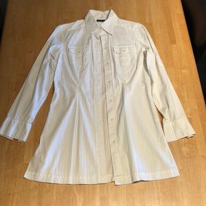 ♥️👚 2/$8 - NY&Co Long Length Textured Button Down Top, M